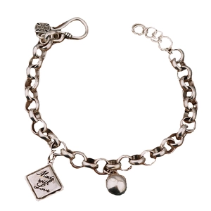 Vintage-Armband im Thai-Silber-Stil mit runden Perlen und graviertem quadratischem Anhänger