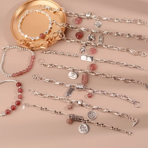 Vintage Strawberry Quartz Heart Bracelet For Women Silver Plated Brass Chain With Good Luck Smile Pendant Niche Jewelry
