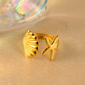 Anello regolabile in acciaio inossidabile dorato con stella marina e conchiglia