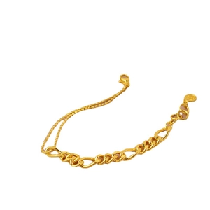 Goldene zweilagige Halskette mit flachen Gliedern und einer feinen Perlenkette