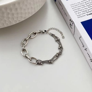 Bracciale retrò in argento S925 con perle e catena multistrato per un look minimalista
