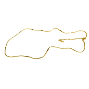 Collier chaîne serpent dorée élégante pour femme avec design minimaliste et fermoir ajustable