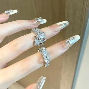 Eleganti anelli in argento con fiocco e fibbia e zirconi scintillanti per donna