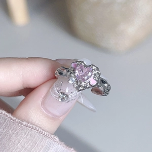 Verstellbarer Ring aus flüssigem Silber mit rosa Herz-Zirkon und Emaille-Details