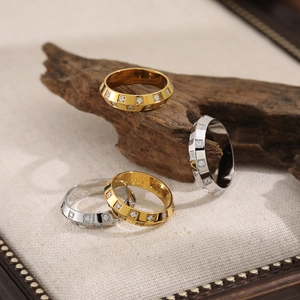 Bague classique à double rangée de diamants avec motif damier en or et argent