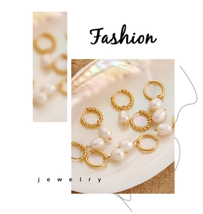 Détails des boucles d'oreilles créoles torsadées dorées avec perles baroques élégantes