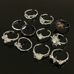 Bague Ouverte Irrégulière Vintage Punk Rayon d'Étoile Cœur Croix Pierre de Lune Zircon Cuivre Réglable pour Femmes Bijoux Gothiques Y2K