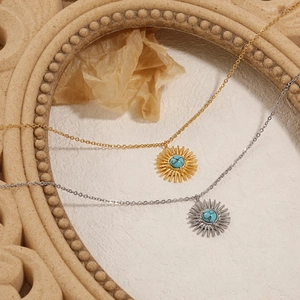 Chic sunburst turquoise necklaces in gold and silver finish with elegant steel chain