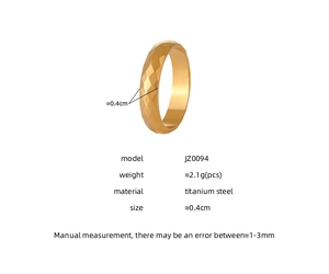 Detailansicht eines goldenen Titanstahlrings mit Rautenmuster und 4 mm Breite