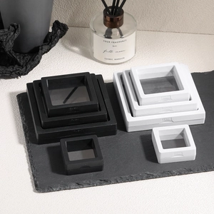 Cajas de exhibición 3D flotantes para joyas con película PE en varios tamaños