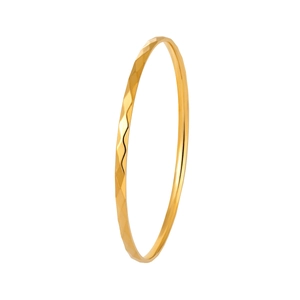 Bracelet en acier inoxydable doré 3mm avec texture géométrique losange, vue à 45 degrés