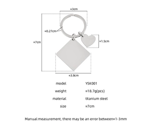 Dimensions du porte-clés en acier titane avec détails du pendentif losange et cœur