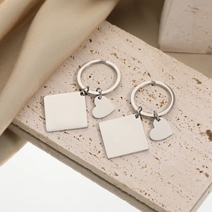Porte-clés en acier inoxydable poli avec pendentifs carré et cœur pour gravure laser