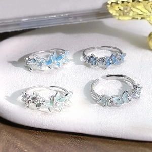 Ensemble de bagues papillon et fleurs en émail vert menthe avec pierres de zircon