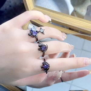 Ensemble de 3 bagues punk gothiques avec pierres violettes en cœur et motifs d'ailes