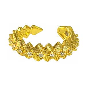 Bague ouverte dorée vintage avec texture hachurée et accents de diamants en zircone