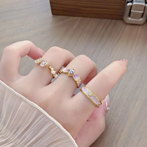 Vintage Ring-Set aus Gold mit lila Emaille, Edelsteinen und Perlen für Damen