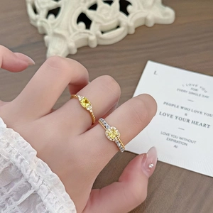 Französisches Vintage-Ring-Set mit gelben Zirkonia-Steinen im Kissenschliff