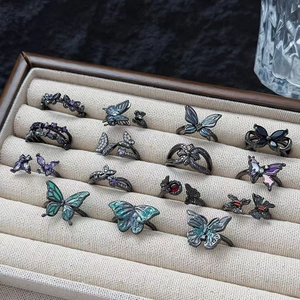 Bague Ouverte Papillon Gothique Vintage pour Femmes Style Punk Sombre Émail en Cuivre Avec Zirconium Coloré Réglable