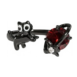 Anello gotico gatto nero con grande pietra preziosa rubino rosso su fascia scura