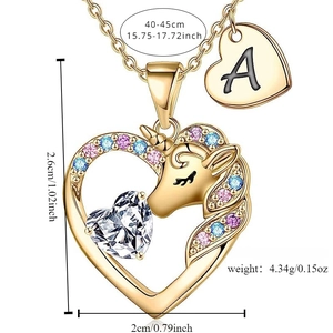 Collana cuore unicorno dorata con ciondolo lettera A e pietre di zircone colorate