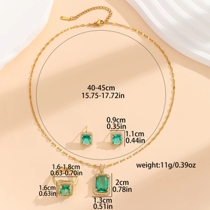 Detailed view of emerald green square zircon jewelry set with sizes and dimensions