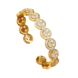 Goldener Smile-Armreif mit Pavé-Zirkonia-Akzenten in einem modernen C-förmigen Design