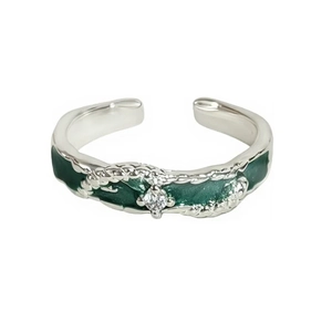 Bague serpent ajustable en émail vert menthe avec texture irrégulière et zircone