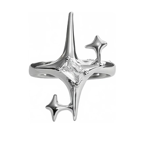 Anillo minimalista de plata ajustable con un circón brillante en forma de estrella