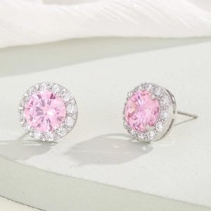 Eleganti orecchini a perno tondi in zircone rosa con micro-cristalli bianchi da donna