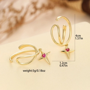 Ear cuff dorati con ciondolo a stella polare in zircone rosso e design minimalista