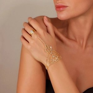 Bohemian Copper Rhinestone Hand Harness Hand Chain With Ring For Women Vintage Hollow Geometric Finger Ring Bracelet Party Jewelry