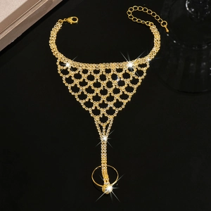 Luxuriöses Gold-Fingerarmband mit Diamant-Rautennetz und verstellbarer Kette