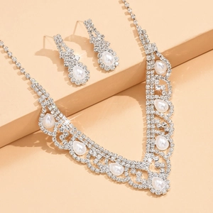 Elegante set di collana e orecchini di perle vintage con strass argentati brillanti
