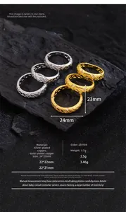Makroaufnahme von 5er-Set Ringen mit Webstruktur, Gold-Silber-Finish und S925-Gravur