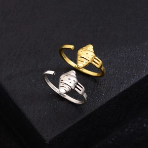 Verstellbare Ringe im französischen Croissant-Stil in Gold und Silber Ausführung