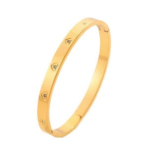 Lussuoso bracciale a cuore in acciaio al titanio dorato con accenti di pietre di zircone