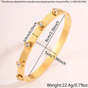 Detailed dimensions of gold heart-shaped diamond bracelet with 0.6cm width and 6cm diameter