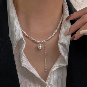 Minimalistische S925 Sterlingsilber Perlenkette mit Herzanhänger und verstellbarer Kette