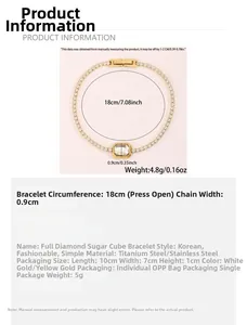 Vue macro du bracelet en acier titane avec détails en zircons cubiques scintillants
