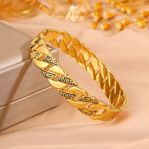 Herren Armband aus 18K vergoldetem Titanstahl mit schwarzem griechischem Mäander Muster