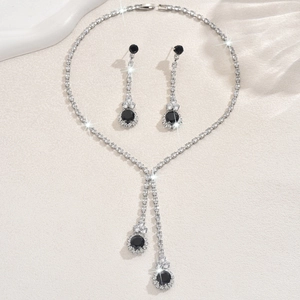 Conjunto de joyas de plata con collar de circón verde y pendientes para vestido de gala