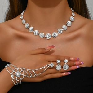 Conjunto de Joyería Nupcial de Aleación y Strass Collar Pendientes y Pulsera de Mano Hand Chain para Boda Banquete Accesorio Mujer