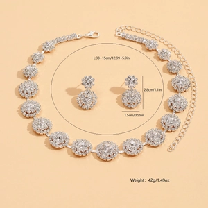Detalle del conjunto de collar y pendientes de plata con medidas y peso total