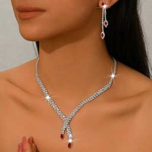 Juego de joyas de circonitas con collar y pendientes con piedras rojas de gota de agua