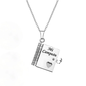 Collier pendentif livre en titane argenté gravé Mi Campeón avec cœur ajouré
