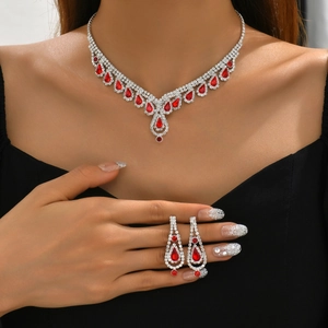 Conjunto elegante de collar en V plateado y pendientes de gota rojos para novia boda
