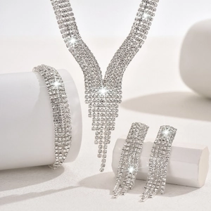 Juego de joyas de novia en plata brillante con collar de borlas de diamantes de imitación