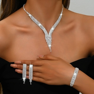 Conjunto de joyas de novia plateadas con collar de borlas en V y pendientes brillantes