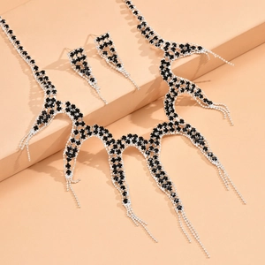 Conjunto de joyas góticas de Halloween con collar de flecos negros y pendientes